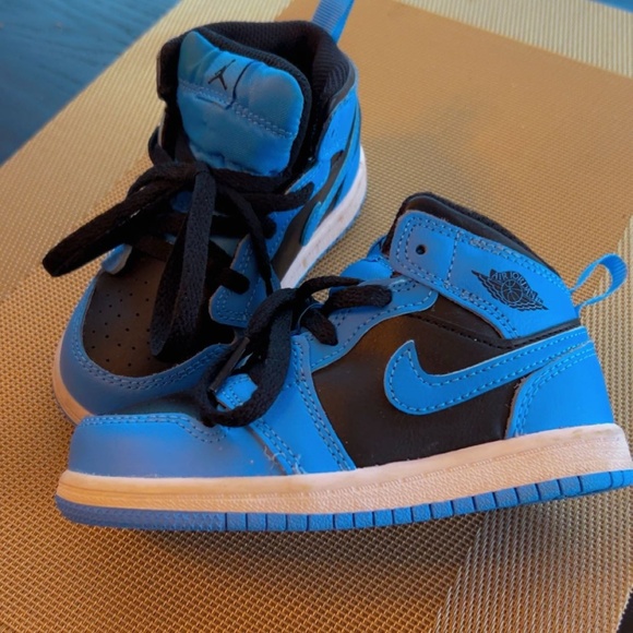 Toddler Girl/Boy Sneakers - Picture 2 of 2